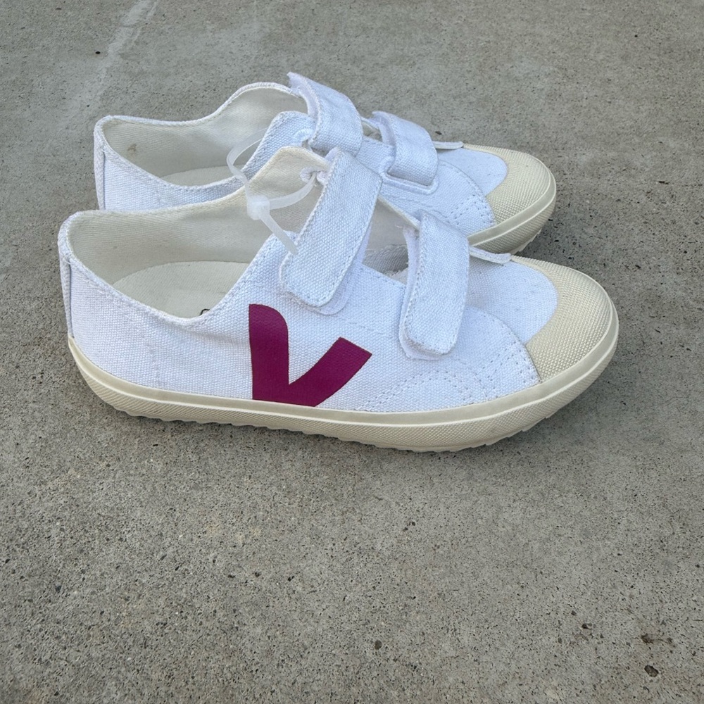 Veja kids logo strap sneakers